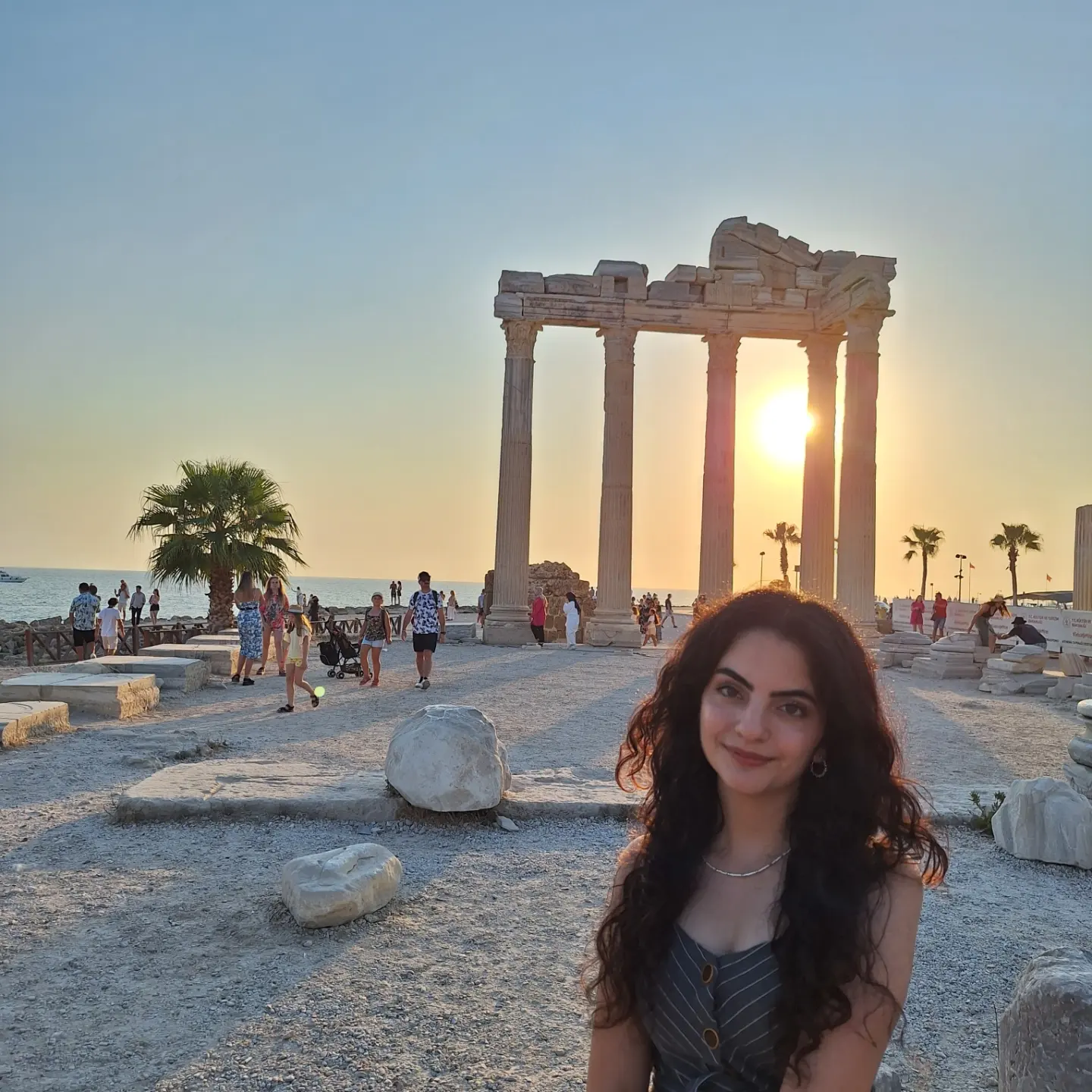 Yaprak Güzelmansur